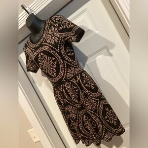 Romeo & Juliet Couture~Bold~Stretch Knit~Fit-&-Flare~Damask~Sweater Dress~Size M